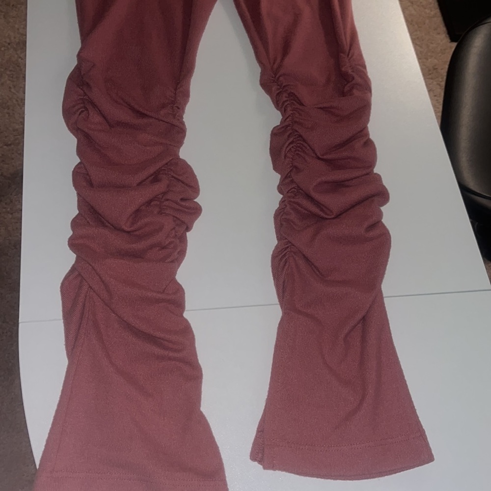 Blush rose pink scrunch flare pants💖 - Picture 2 of 5